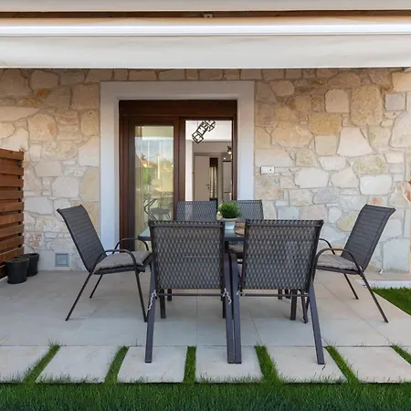 Sithonia Rs Olive Luxury Maisonette نيكيتي